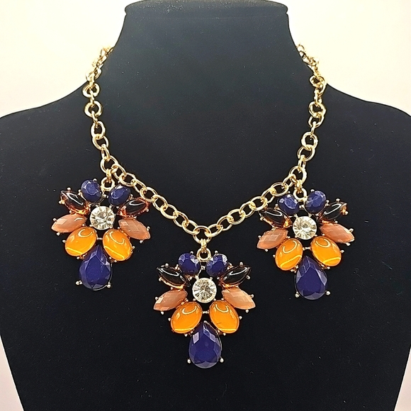 Charming Charlie & Blue Bib Necklace Set - Picture 5 of 6